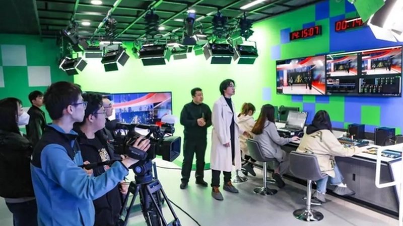 上海媒介投放服务：解析其核心要素与策略