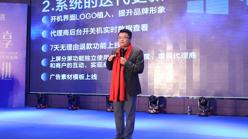 室内拍摄，柔光箱与反光板如何选择？**